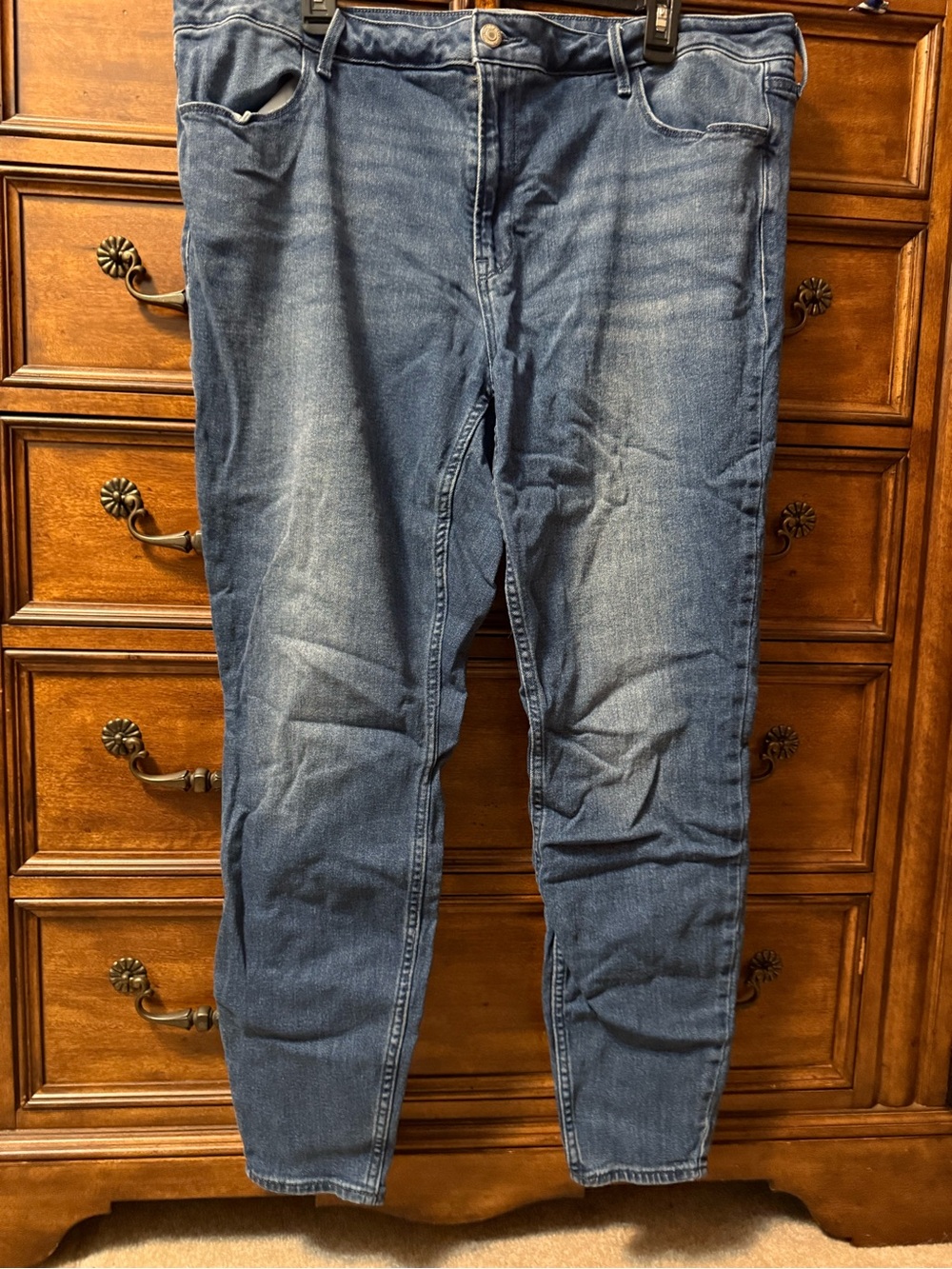 Old Navy Women's Skinny Jeans in Medium Blue Wash